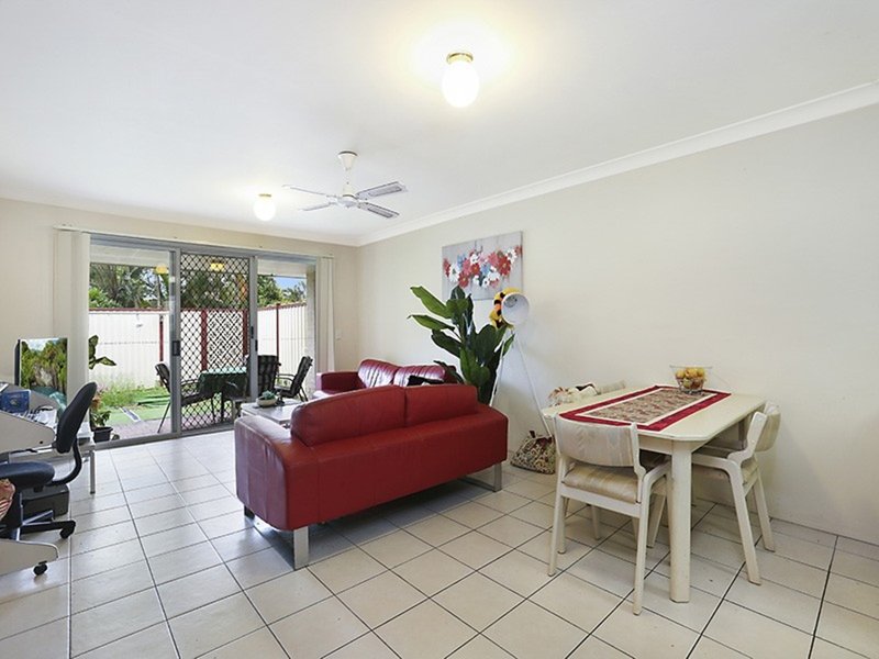 Photo - 22/128 Benowa Road, Southport QLD 4215 - Image 4