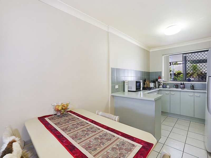 Photo - 22/128 Benowa Road, Southport QLD 4215 - Image 7