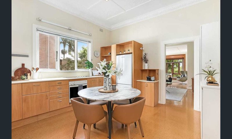 Photo - 2/213-215 Edgecliff Road, Woollahra NSW 2025 - Image 2