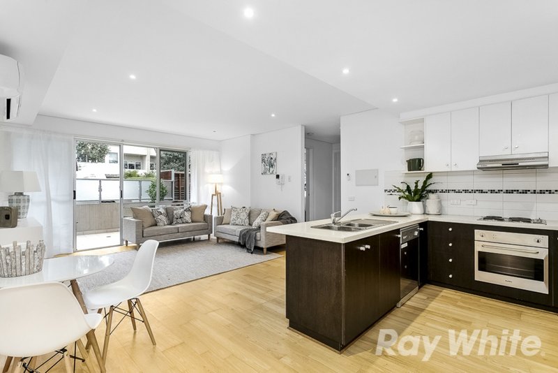 Photo - 2/213 Normanby Road, Notting Hill VIC 3168 - Image 2