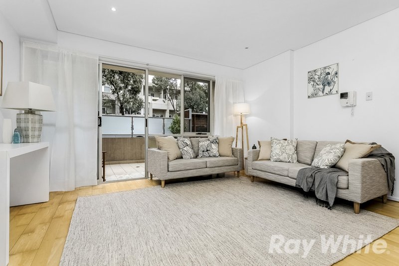 Photo - 2/213 Normanby Road, Notting Hill VIC 3168 - Image 5