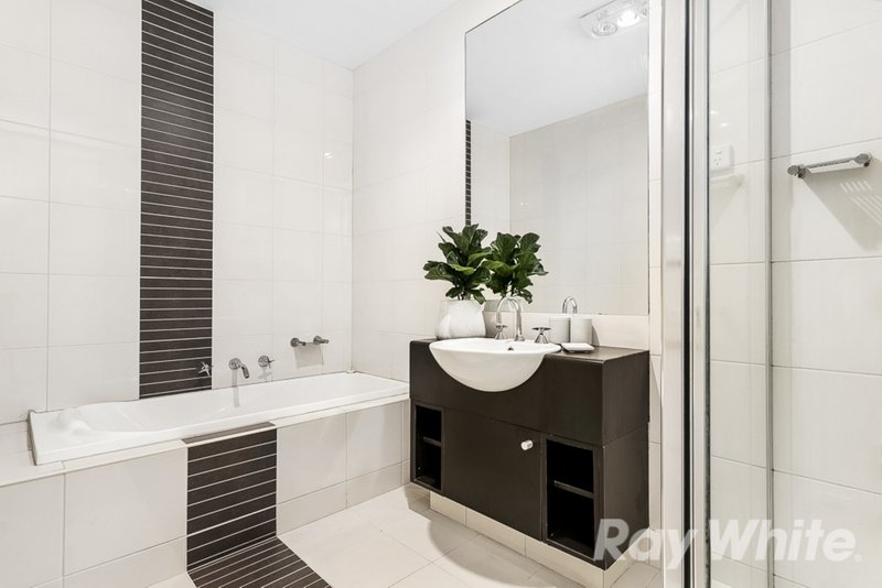 Photo - 2/213 Normanby Road, Notting Hill VIC 3168 - Image 8