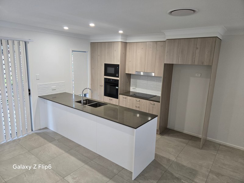 Photo - 22/14 Cavill Place, Runcorn QLD 4113 - Image 2