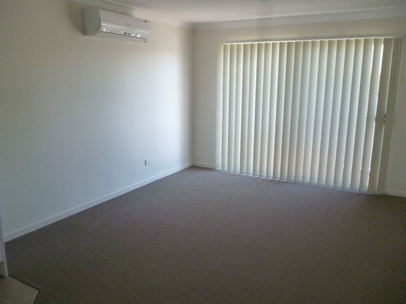 Photo - 2/2145 Wynnum Rd , Wynnum QLD 4178 - Image 3