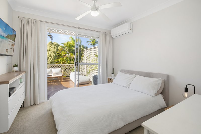 Photo - 2/215 Cottesloe Drive, Mermaid Waters QLD 4218 - Image 7