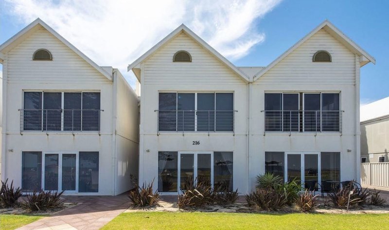 Photo - 2/216 Arcadia Drive, Shoalwater WA 6169 - Image 1