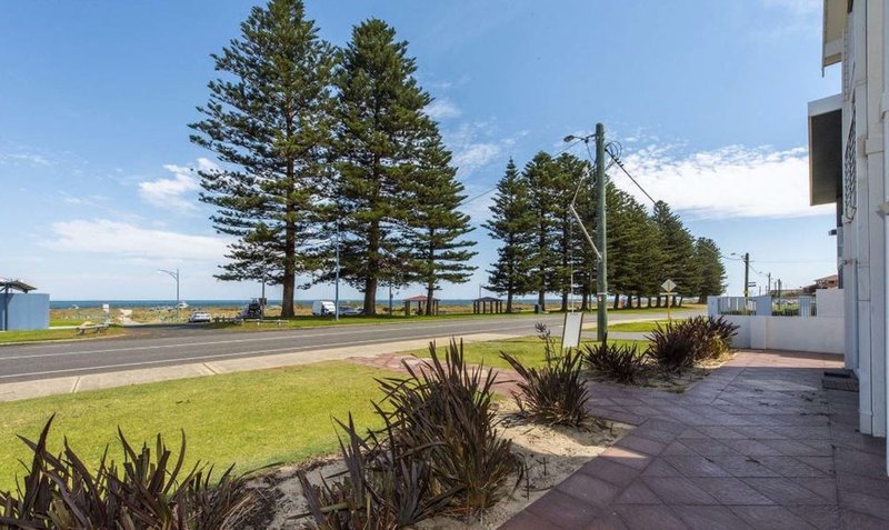 Photo - 2/216 Arcadia Drive, Shoalwater WA 6169 - Image 4