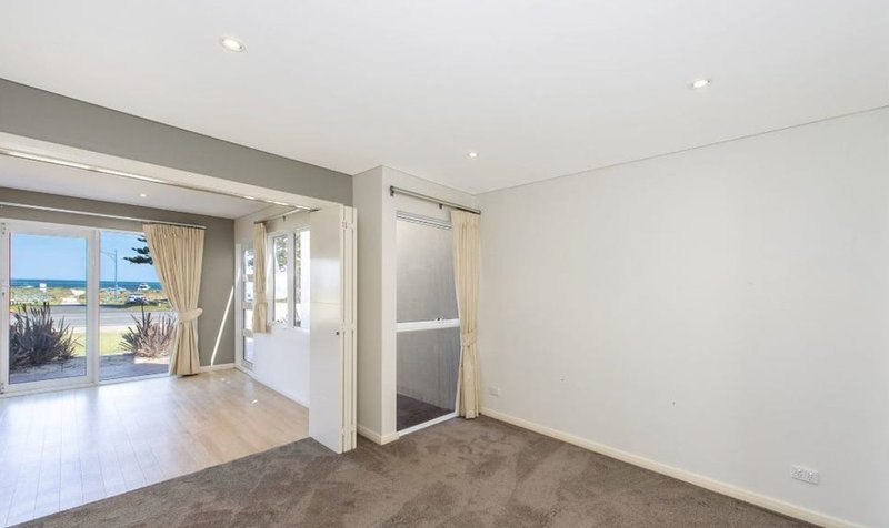 Photo - 2/216 Arcadia Drive, Shoalwater WA 6169 - Image 6