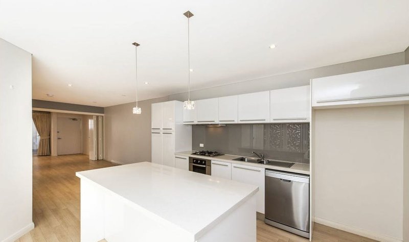 Photo - 2/216 Arcadia Drive, Shoalwater WA 6169 - Image 11