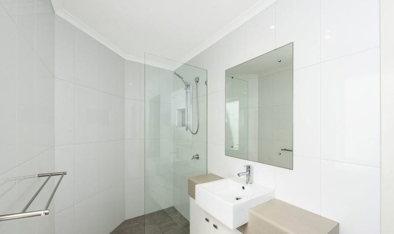 Photo - 2/216 Arcadia Drive, Shoalwater WA 6169 - Image 16