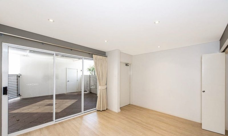Photo - 2/216 Arcadia Drive, Shoalwater WA 6169 - Image 18