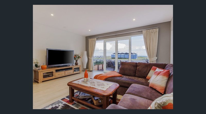 Photo - 2/216 Arcadia Drive, Shoalwater WA 6169 - Image 21