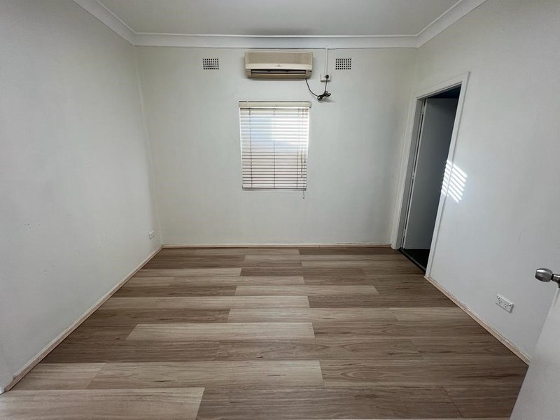 Photo - 2/216 The Boulevarde , Fairfield Heights NSW 2165 - Image 6