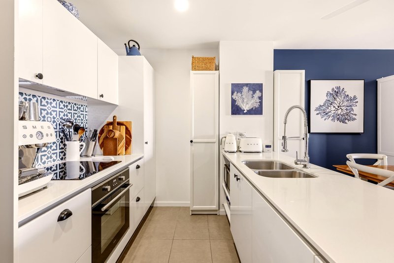 Photo - 2216/1-7 Waterford Court, Bundall QLD 4217 - Image 3