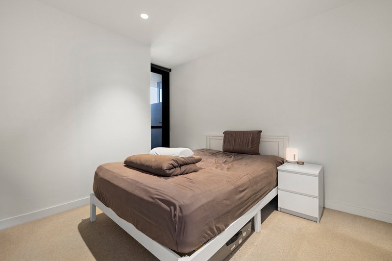 Photo - 2216/65 Dudley Street, West Melbourne VIC 3003 - Image 8