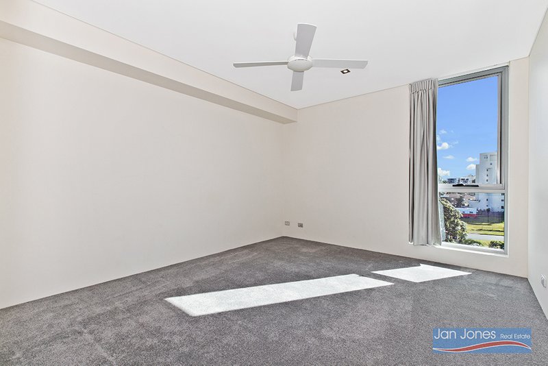 Photo - 22/17-23 Marine Parade, Redcliffe QLD 4020 - Image 13