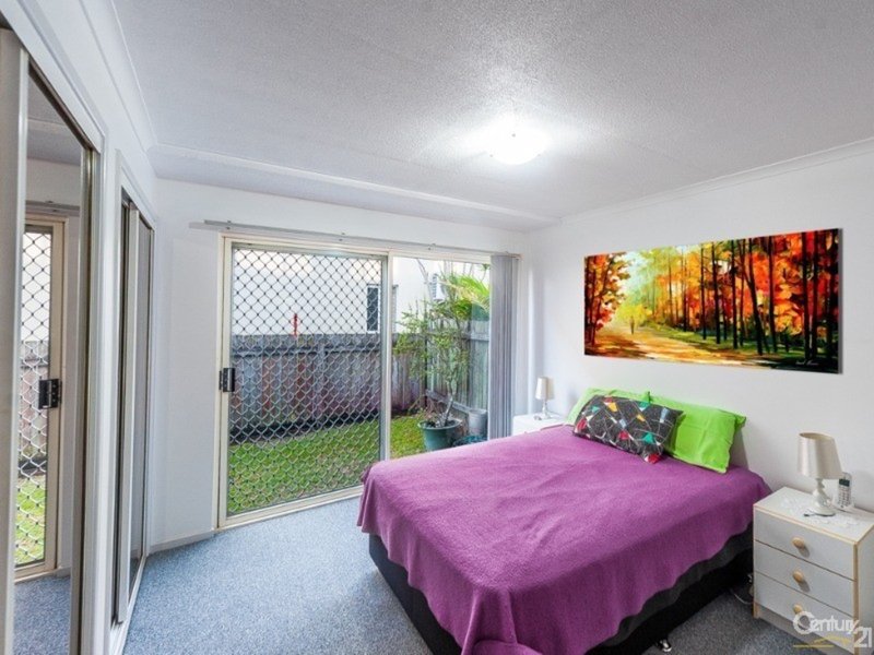 Photo - 2/217 Bradman Avenue, Maroochydore QLD 4558 - Image 4