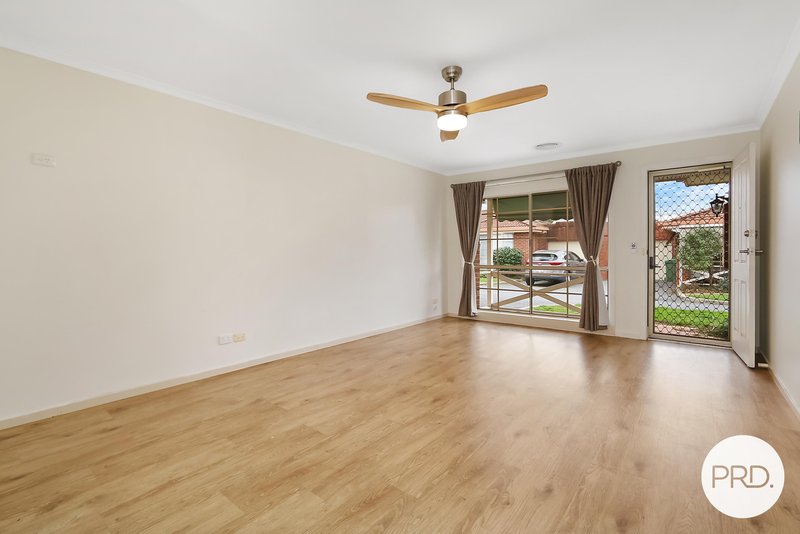 Photo - 2/218-220 Beechworth Road, Wodonga VIC 3690 - Image 4