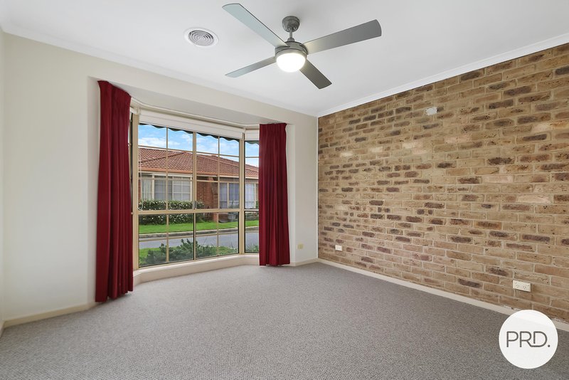 Photo - 2/218-220 Beechworth Road, Wodonga VIC 3690 - Image 6