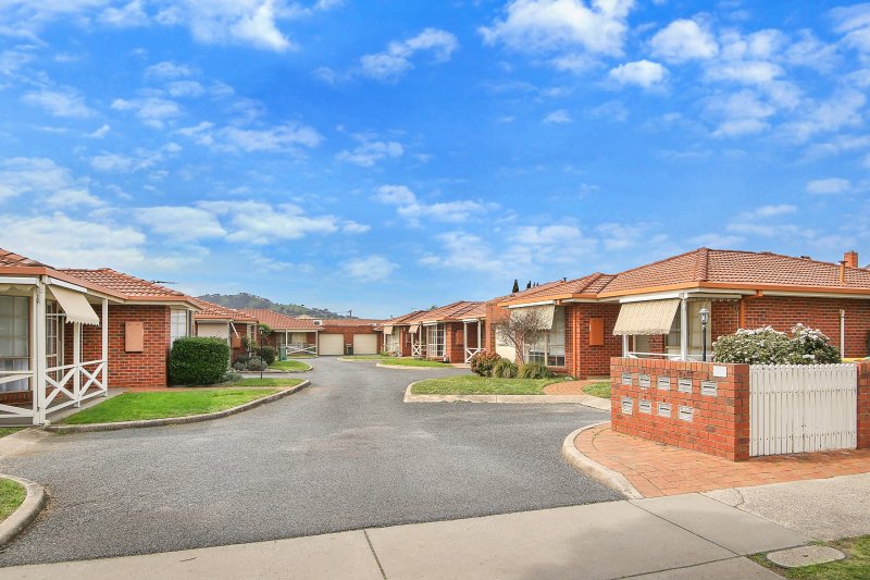 Photo - 2/218 Beechworth Road, Wodonga VIC 3690 - Image 2