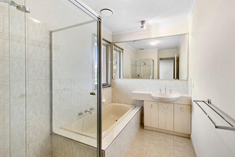 Photo - 2/218 Warrigal Road, Oakleigh South VIC 3167 - Image 6