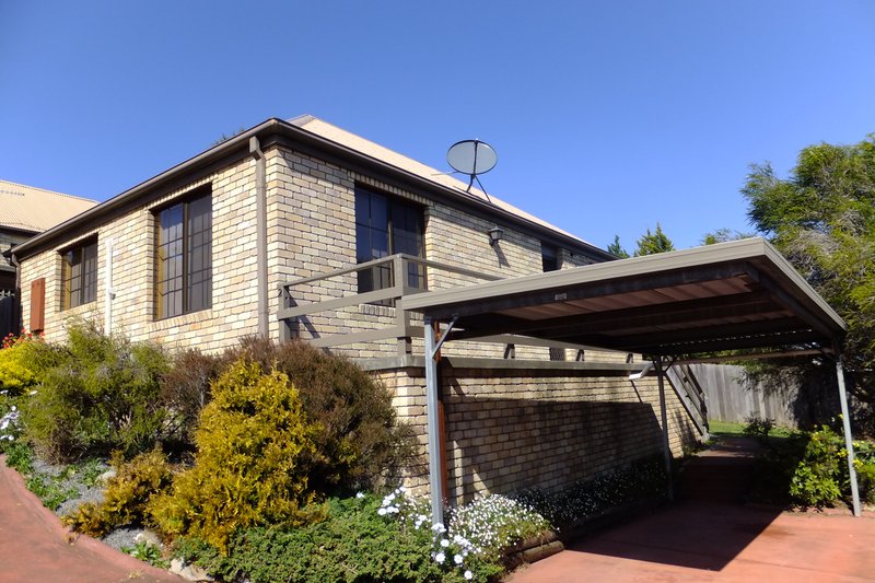 Photo - 2/219 Cambridge Road, Warrane TAS 7018 - Image 2