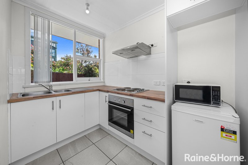 Photo - 2/21A Boa Vista Road, New Town TAS 7008 - Image 2