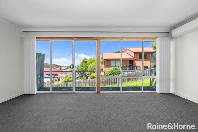 Photo - 2/21A Boa Vista Road, New Town TAS 7008 - Image 3