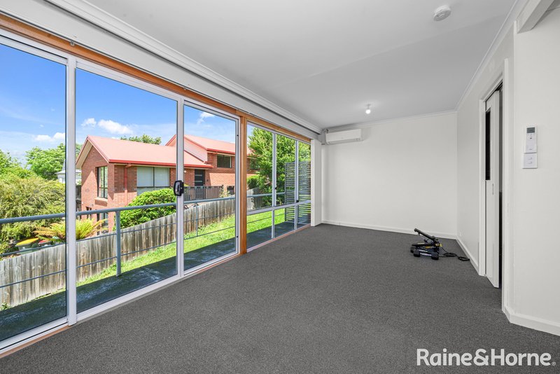Photo - 2/21A Boa Vista Road, New Town TAS 7008 - Image 4