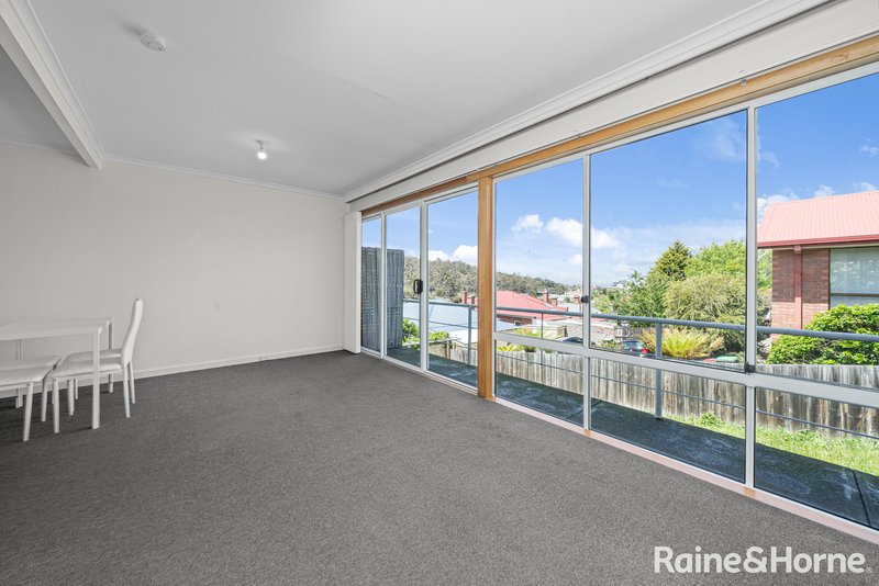 Photo - 2/21A Boa Vista Road, New Town TAS 7008 - Image 5