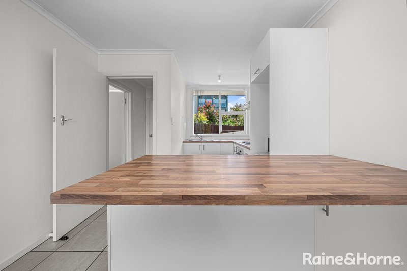 Photo - 2/21A Boa Vista Road, New Town TAS 7008 - Image 9