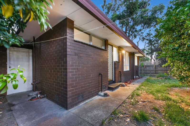 Photo - 2/22-24 Amersham Avenue, Springvale South VIC 3172 - Image 10