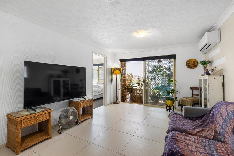 Photo - 2/22-24 Gray Street, Southport QLD 4215 - Image 2