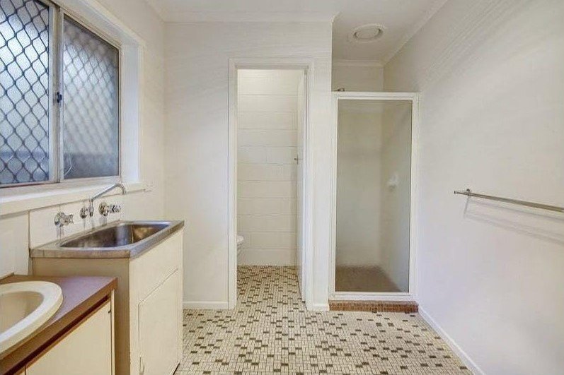 Photo - 2/22-24 Lindsay Street, Newcomb VIC 3219 - Image 5