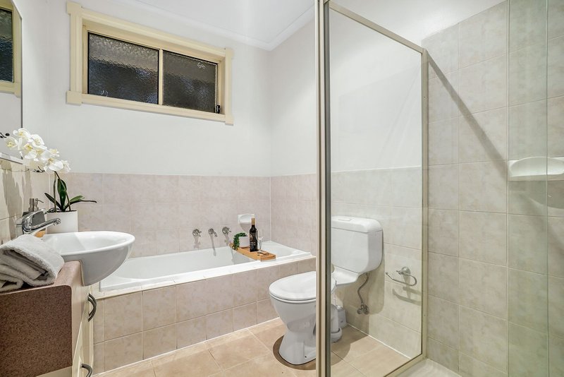 Photo - 2/22 Alice Street, Clayton VIC 3168 - Image 11