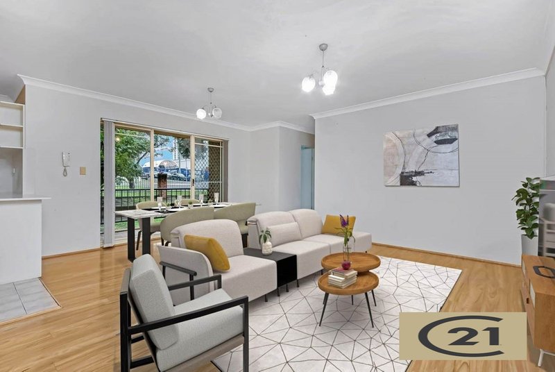 Photo - 2/22 Bailey Street, Westmead NSW 2145 - Image 2