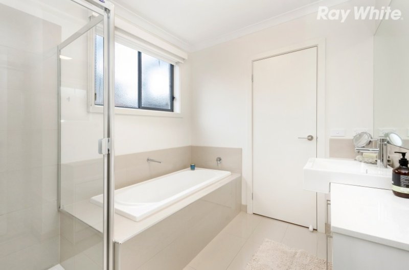 Photo - 2/22 Bourke Street, Ringwood VIC 3134 - Image 5