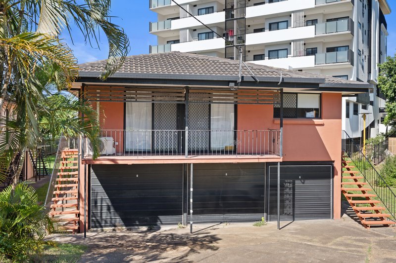 Photo - 2/22 Bruce Street, Chermside QLD 4032 - Image 7