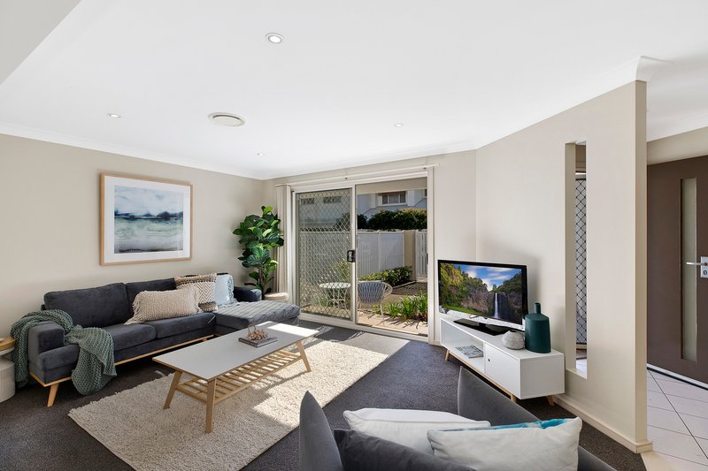 Photo - 22/2 Brunswick Road, Terrigal NSW 2260 - Image 3