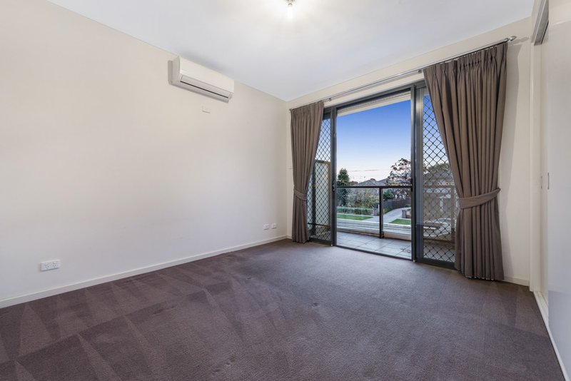 Photo - 2/22 Burns Avenue, Clayton South VIC 3169 - Image 8