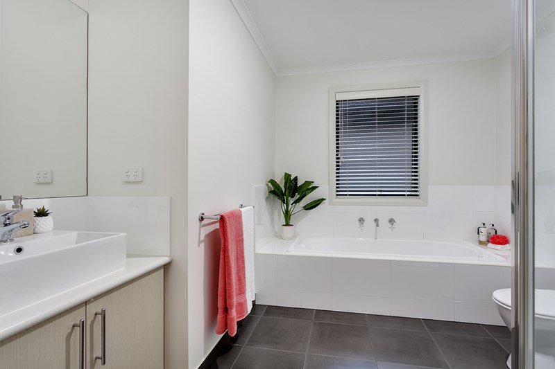 Photo - 2/22 Charles Street, Ringwood East VIC 3135 - Image 6