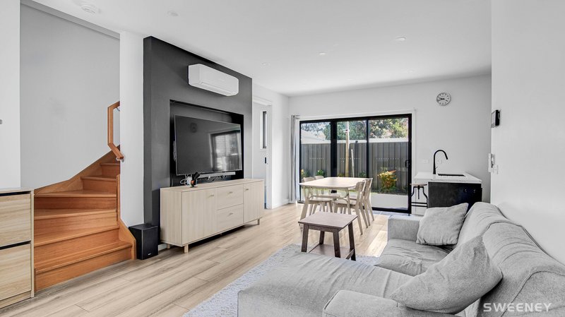 Photo - 2/22 Conifer Avenue, Brooklyn VIC 3012 - Image 4