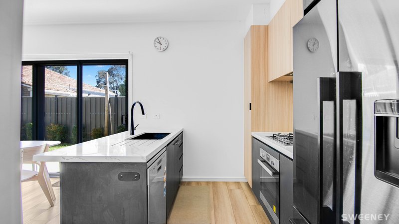 Photo - 2/22 Conifer Avenue, Brooklyn VIC 3012 - Image 6