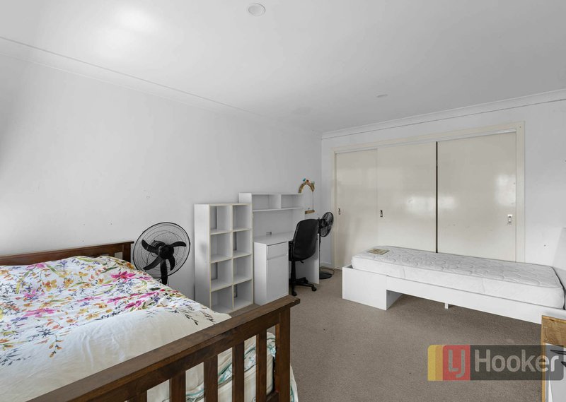 Photo - 2/22 Dearing Ave , Cranbourne VIC 3977 - Image 8