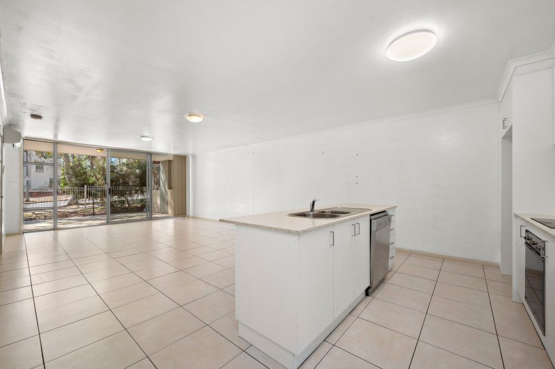 Photo - 22/2 Eardley Street, Bruce ACT 2617 - Image 2