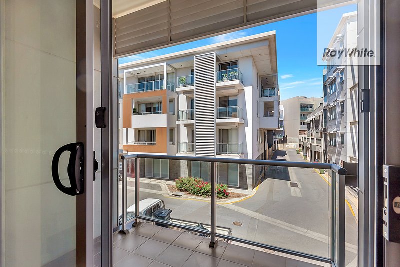 Photo - 2/22 Euston Walk, Mawson Lakes SA 5095 - Image 9