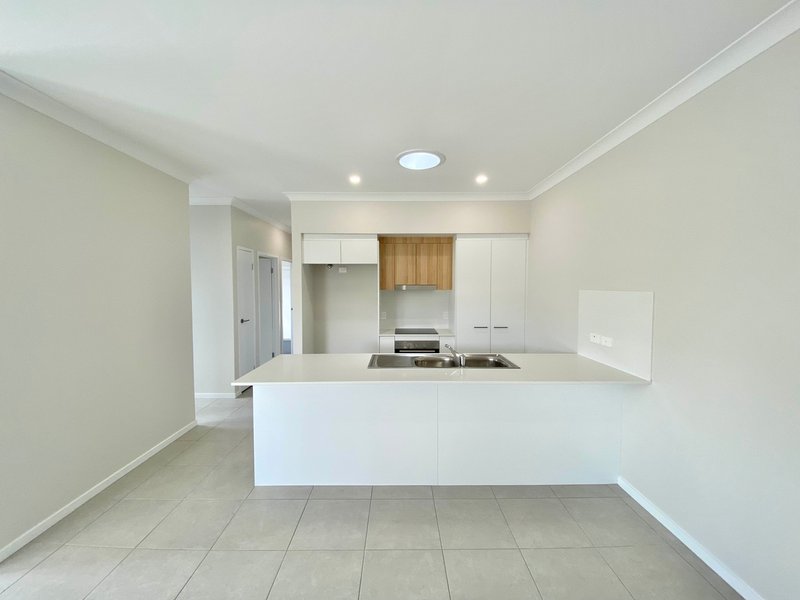 Photo - 2/22 Integrity Street, Cameron Park NSW 2285 - Image 6