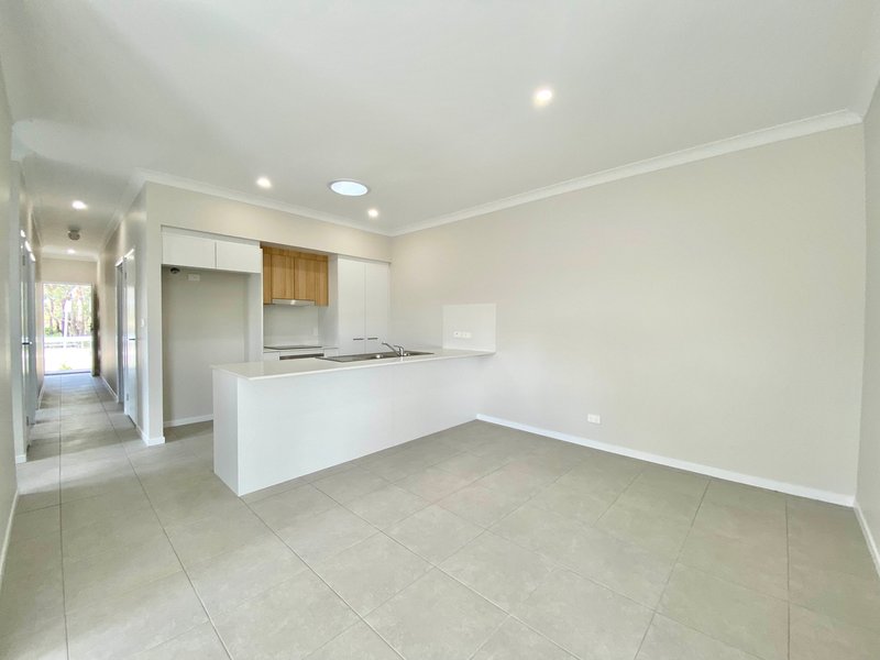 Photo - 2/22 Integrity Street, Cameron Park NSW 2285 - Image 9