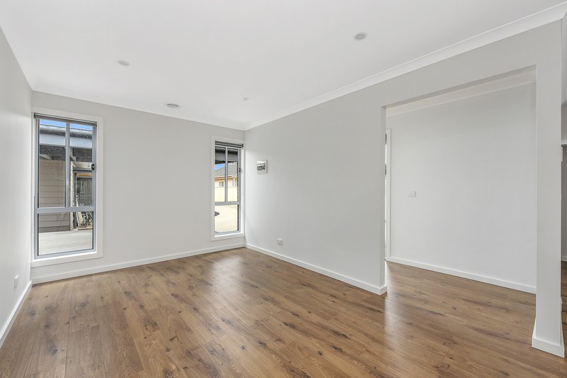 Photo - 2/22 King George Parade, Dandenong VIC 3175 - Image 6