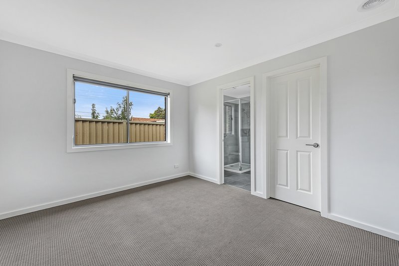 Photo - 2/22 King George Parade, Dandenong VIC 3175 - Image 7